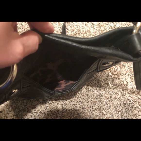 B. Makowsky Crossbody Bag - Picture 5 of 7